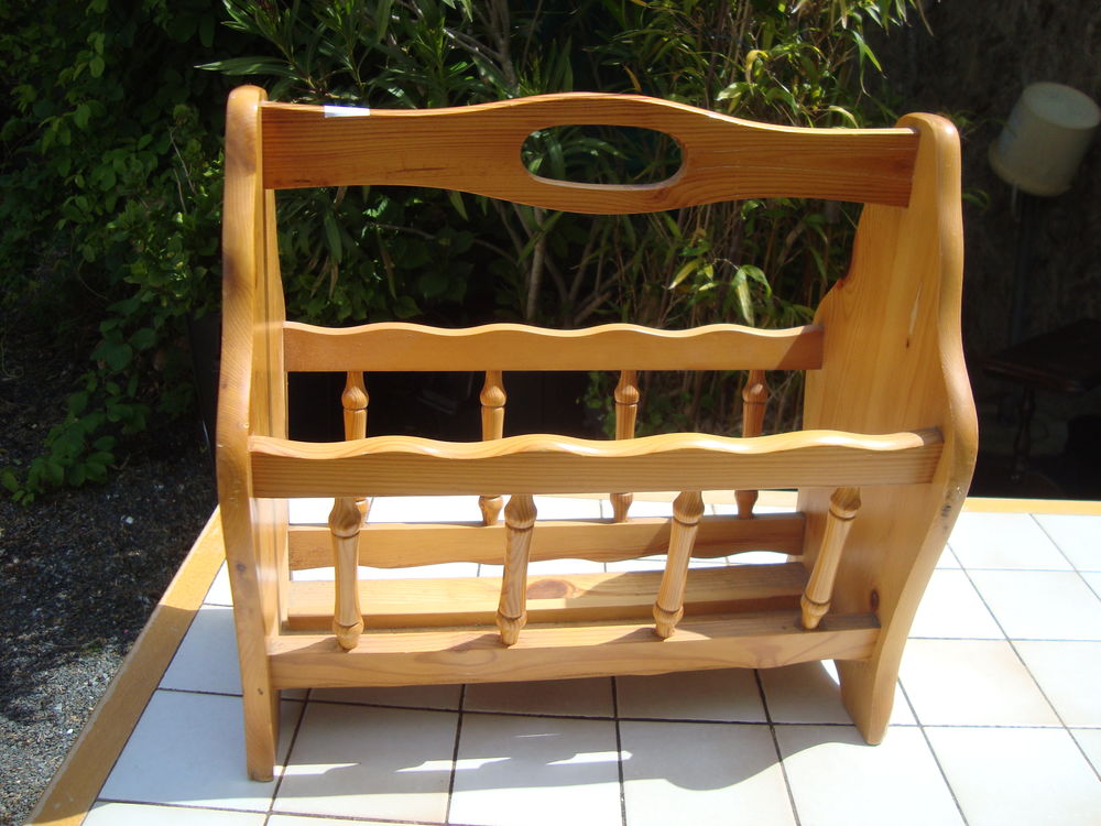 Porte revues en bois clair 6 Villev�que (49)