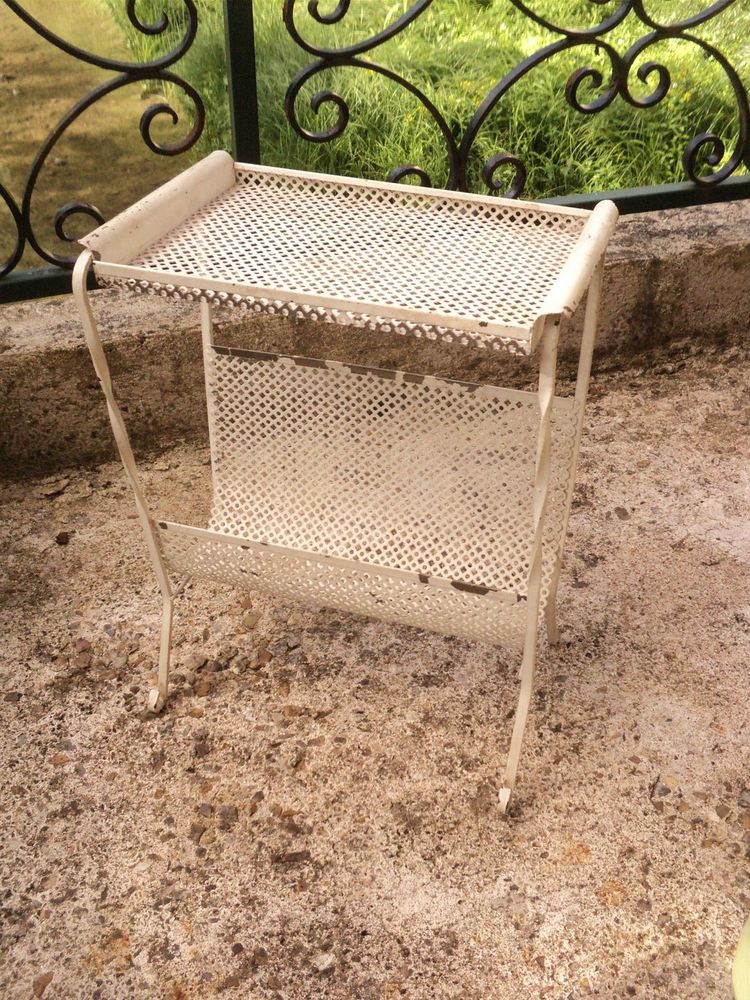 Porte-Revues M�tal Perfor� Vintage Style Mat�got. 80 Loches (37)