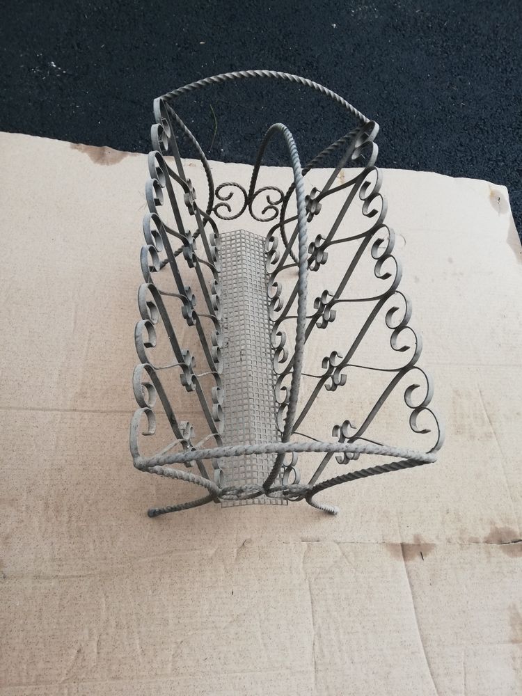 Porte revues 10 Castres (81)