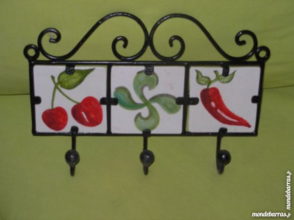 PORTE SERVIETTE 20 Saint-Jean-d'Ang�ly (17)