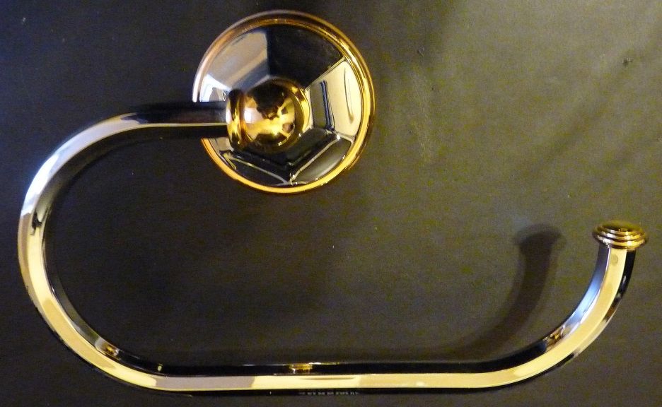 Porte serviettes couleur dor� et argent� en TBE 8 Wailly (62)