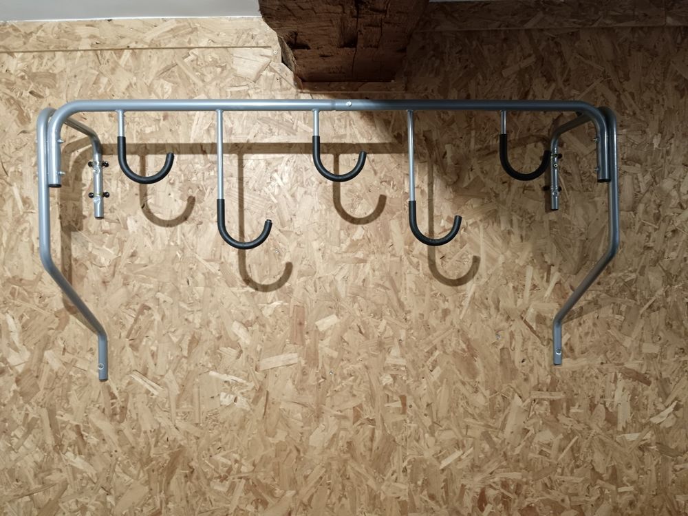 Porte v�lo mural, capacit� 5 v�los. 0 Josselin (56)