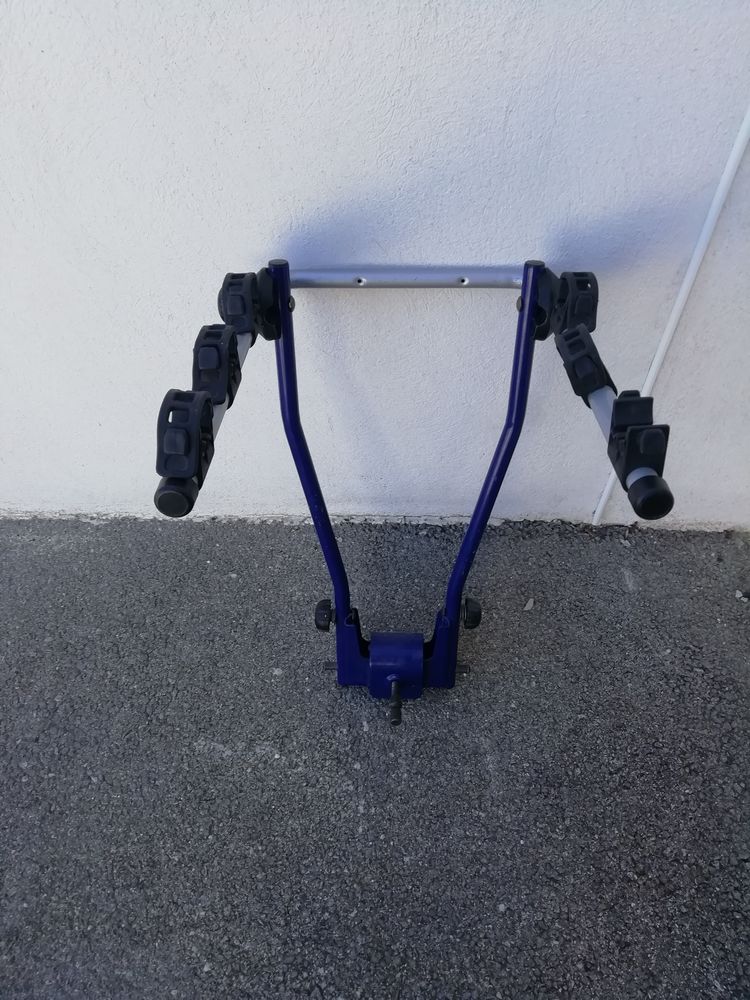 Porte-v�los d'attelage suspendu 50 Carqueiranne (83)