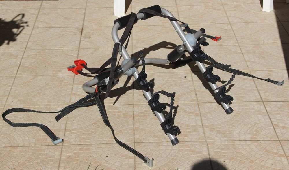 Porte v�los pour voiture avec hayon 30 P�rigny (17)