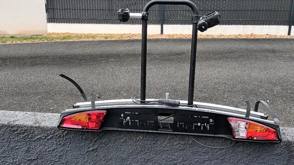 porte v�los pour 2 v�los �lectriques 100 La Guyonni�re (85)