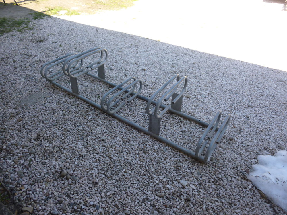 Porte-v�los Rack pour v�lo 5 places 45 Ascou (09)