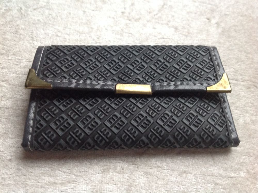 PORTE CL� VINTAGE 11 cm x 7 cm Envoi Possible
2 Tr�gunc (29)