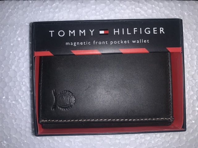 Portefeuille en cuir neuf Tommy Hilfiger emball� avec Boite 0 Metz (57)