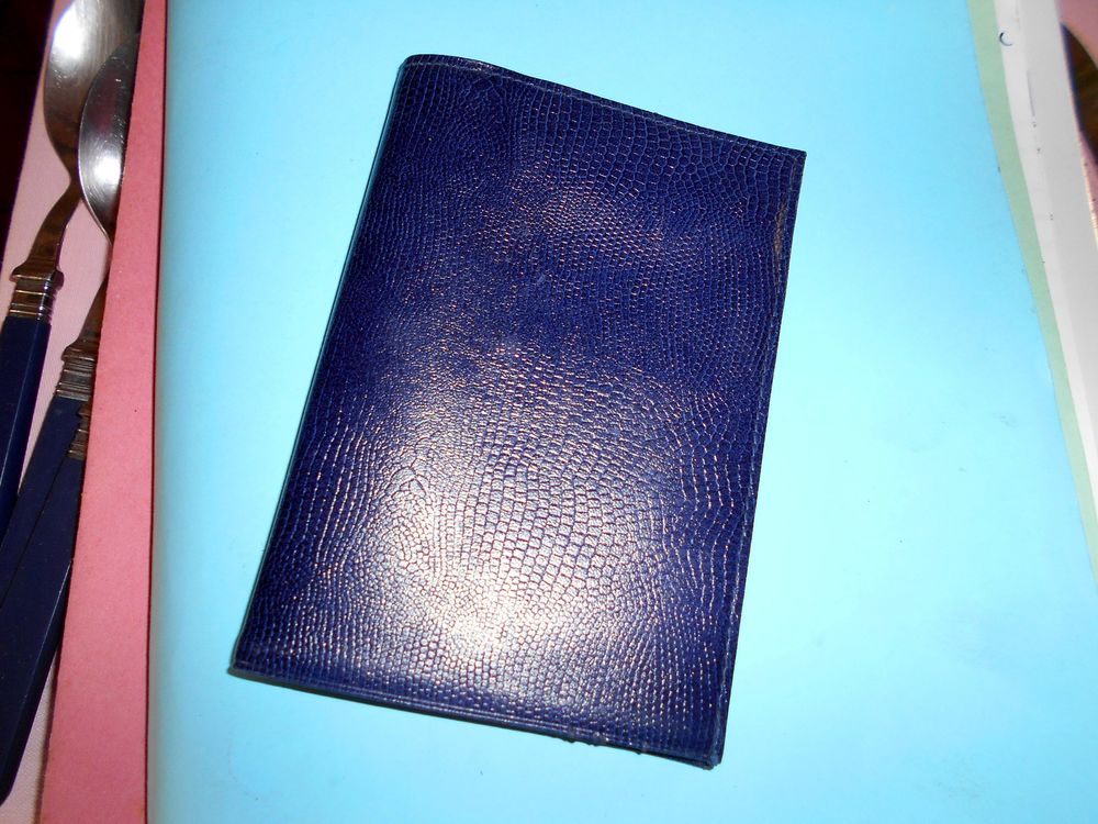 Portefeuille cuir violet 45 Monflanquin (47)