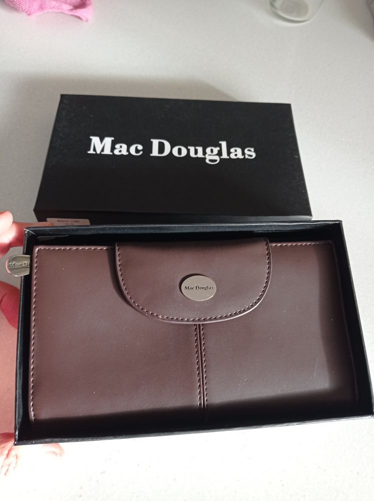 Portefeuille Mac Douglas cuir marron 45 Annecy (74)