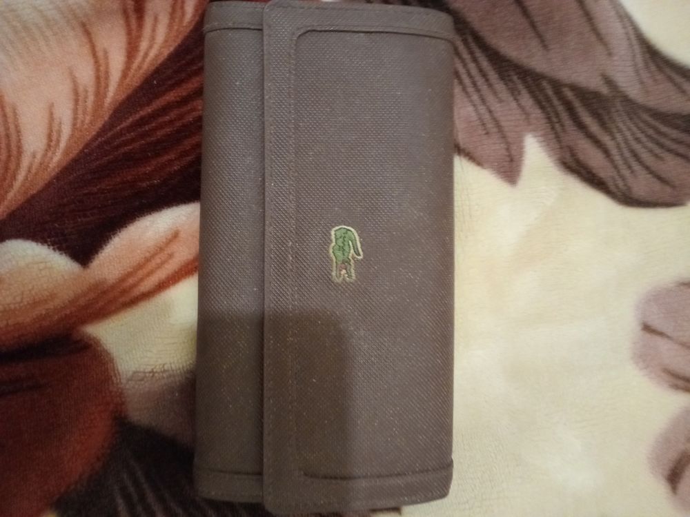 Portefeuille Lacoste 12 Paris 12 (75)