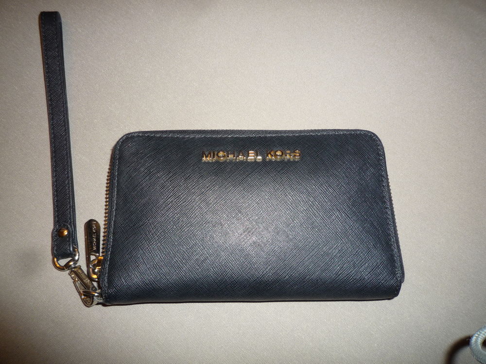 Portefeuille   Micka�l Kors  60 Roncq (59)