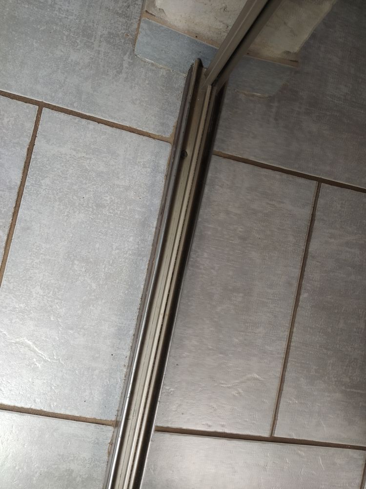 portes coulissantes ( 2 cr�me et 1 miroir) tour acier bronze 70 La Charit�-sur-Loire (58)