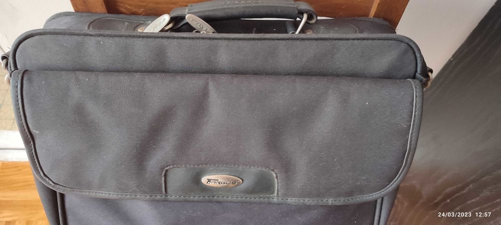 3 portes documents 5 rengements ou pour transport ordi 17   maxi. 10 Am�lie-les-Bains-Palalda (66)