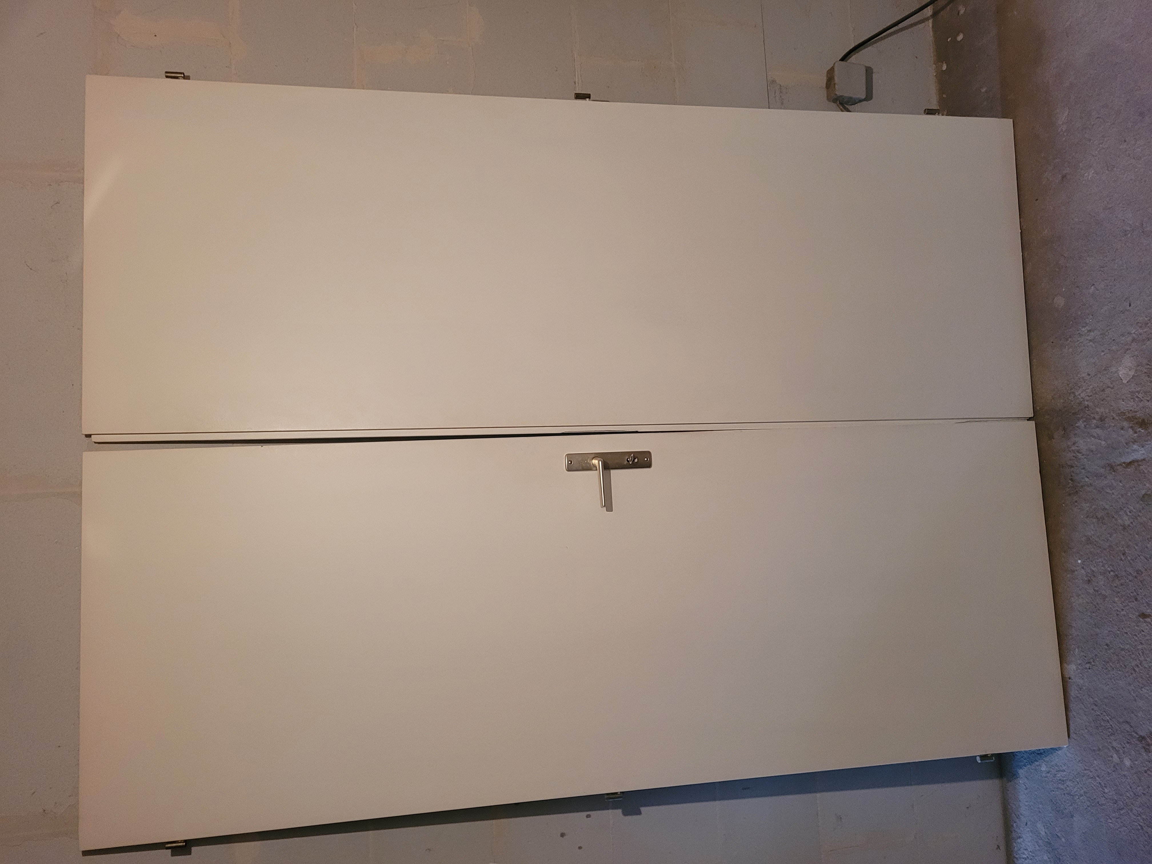 Portes doubles blanches SANS cadre, mais avec gonds 60 Vienne (38)