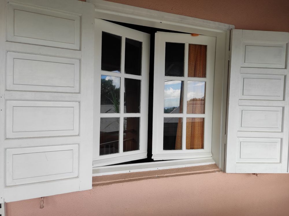 Portes et fen�tres bois 450 Sainte-Marie (97)