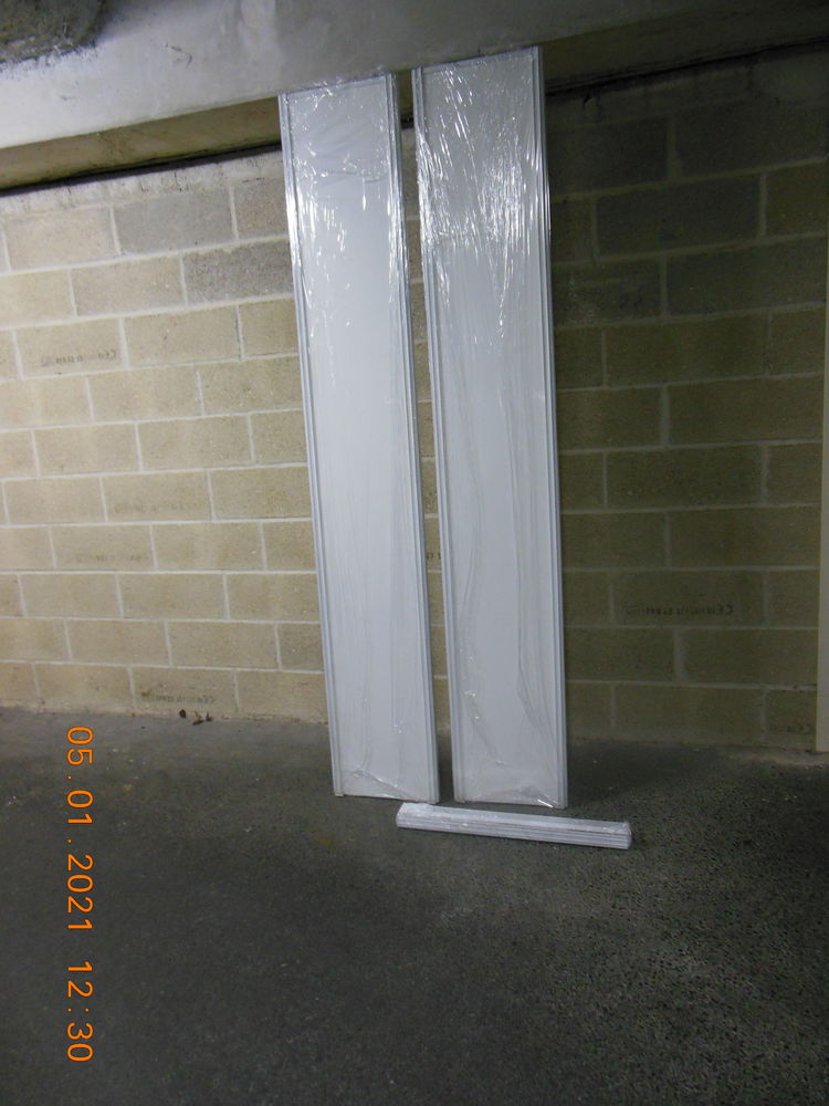 portes de petit placard  (70x2,18) 
50 Sedan (08)