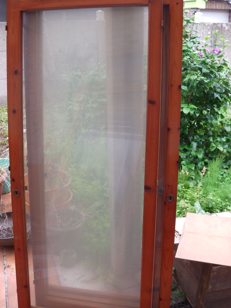 12 PORTES VITREES -VITRINES LOT OU VENDU SEPAREES 120 Carvin (62)