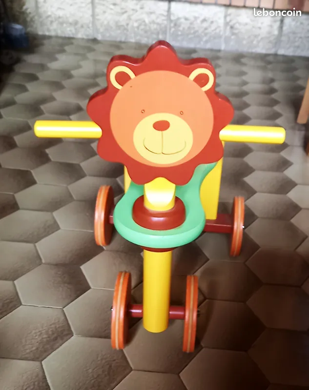 Porteur  petit lion  en bois pour enfant 35 Saint-Bonnet-de-Mure (69)