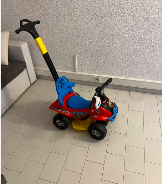 Porteur 4 roues b�b� 25 Cannes La Bocca (06)