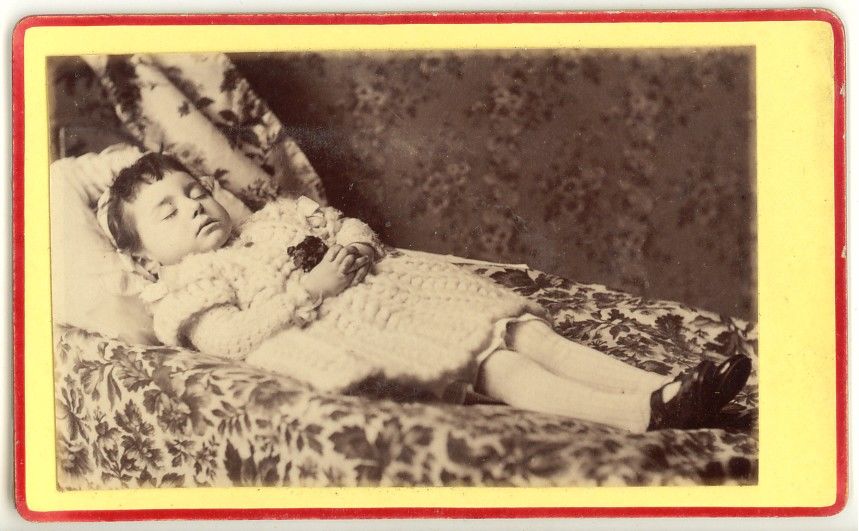 Cdv Post-Mortem Enfant Photo G. Dando � Mortain Normandie 1 Loches (37)