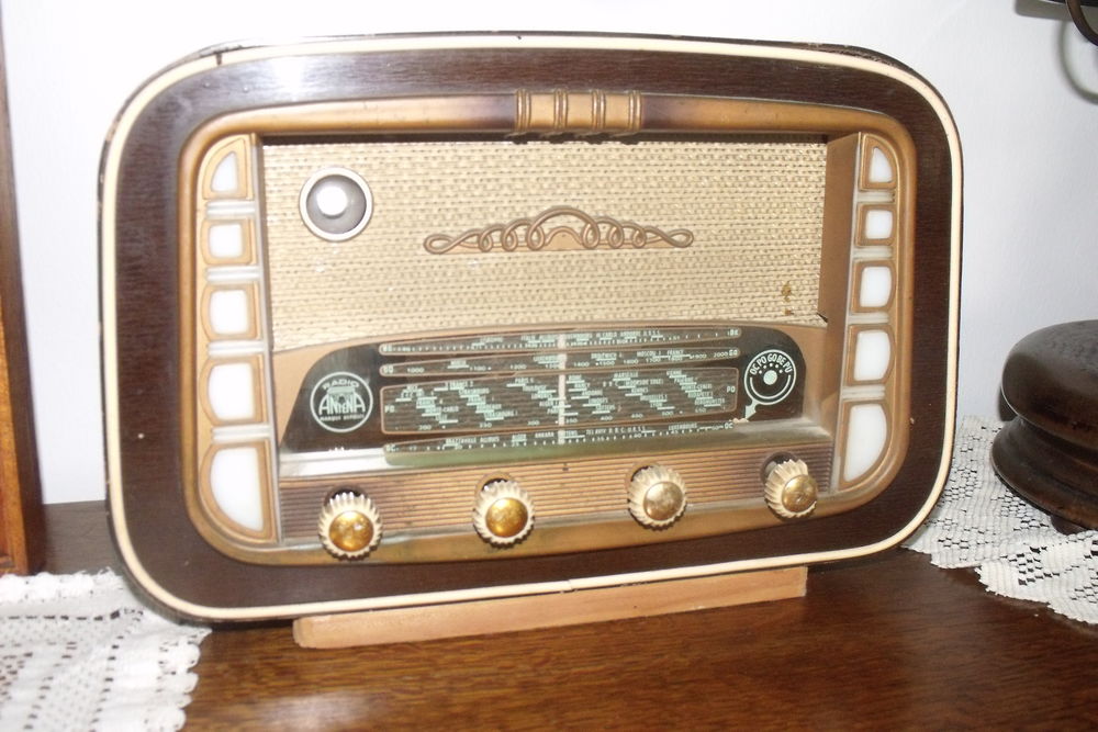 poste de radio anciens fonctionne tr�s bien tr�s propre 80 Bi�ville (50)
