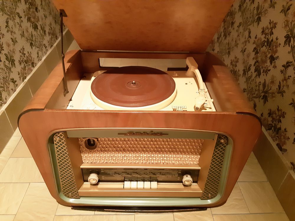 Poste de radio � lampes pour collectionneur de TSF 0 Sens (89)