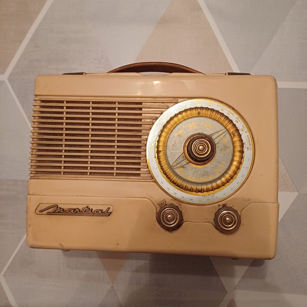Poste radio martial vintage 30 Rethel (08)