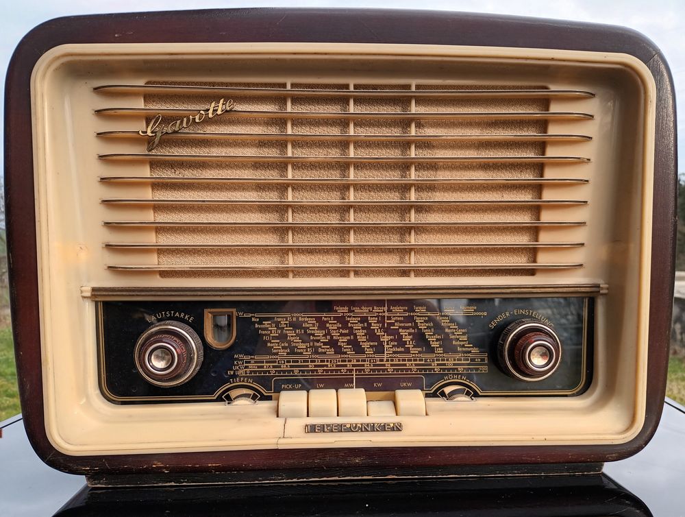 Poste de radio TSF T�l�funken  Gavotte , fonctionnel 100 Romagnieu (38)