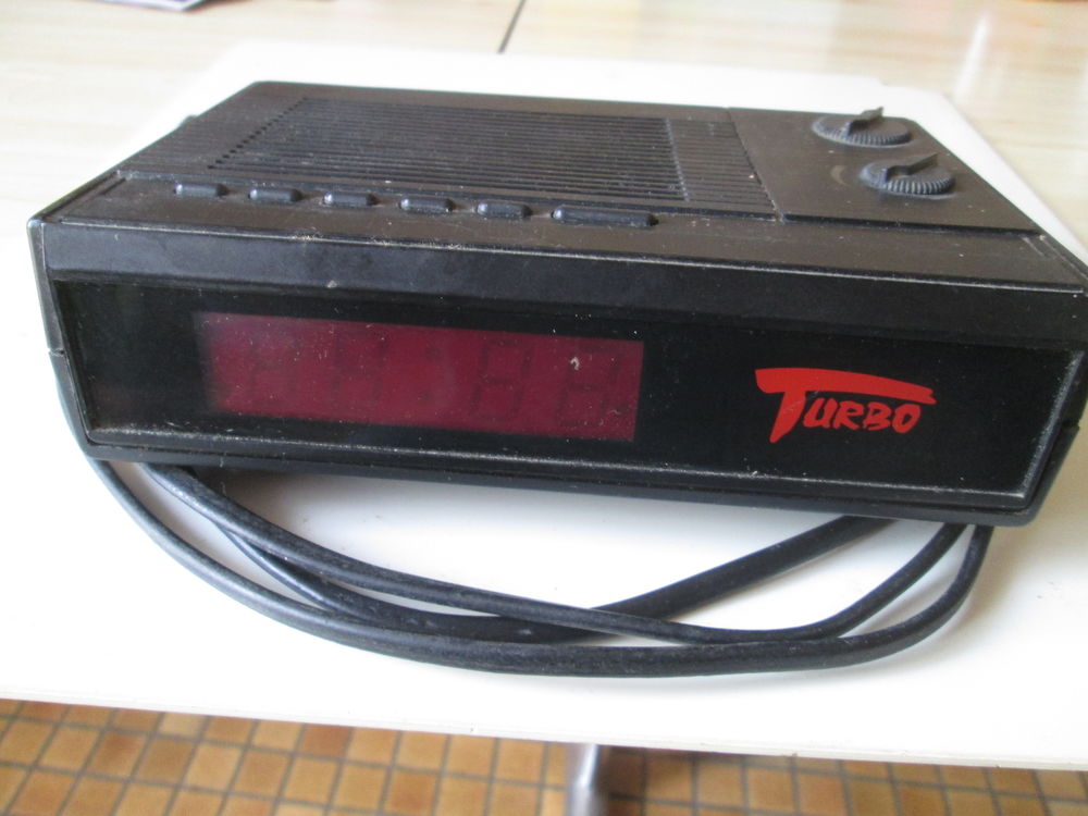 Poste radio
5 Castres (81)