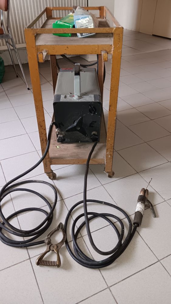 Poste de soudure �lectrique professionnel 120 Sens (89)