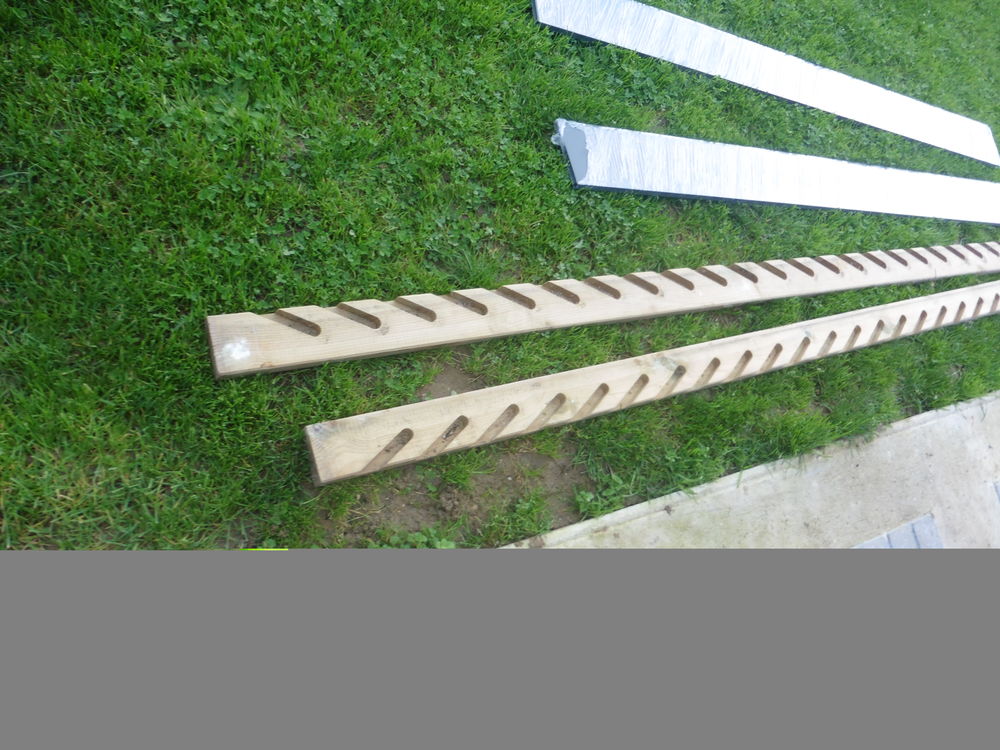 2 poteaux de cloture bois persienne neuf 50 Penchard (77)