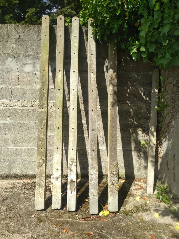 5 + 1 Poteaux de Cl�tures en B�ton
100 Rochefort (17)