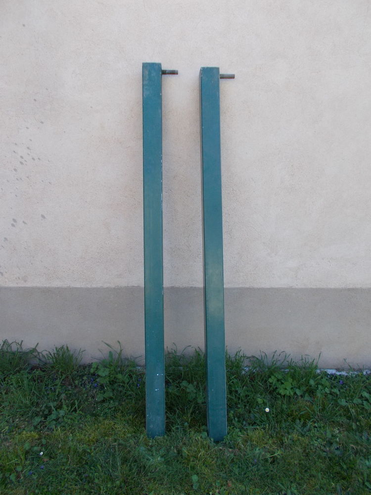 2 poteaux 80 Ch�teauneuf-de-Galaure (26)