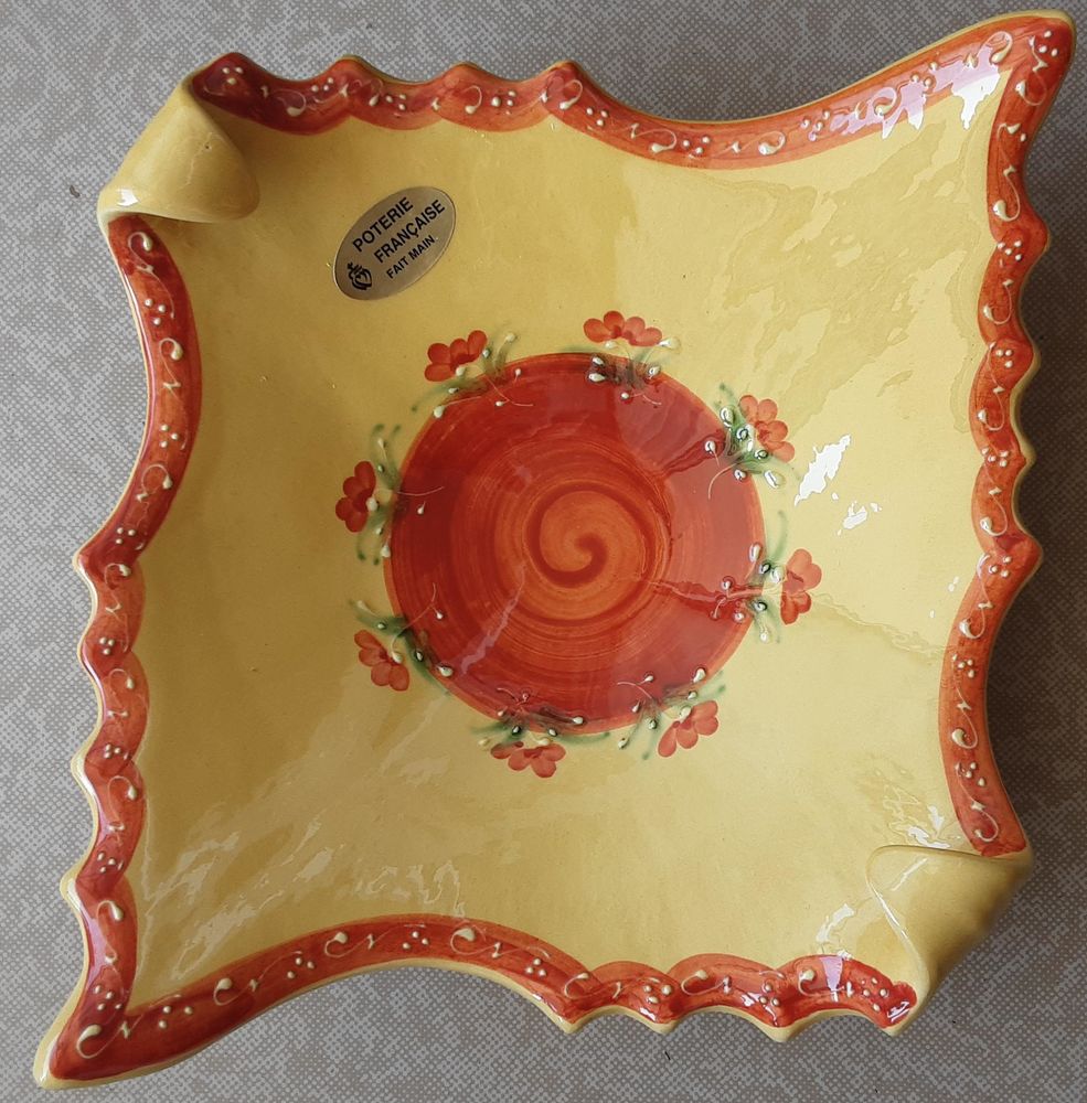 2 poteries identiques  (coupes � fruits) 20 Pontoise (95)