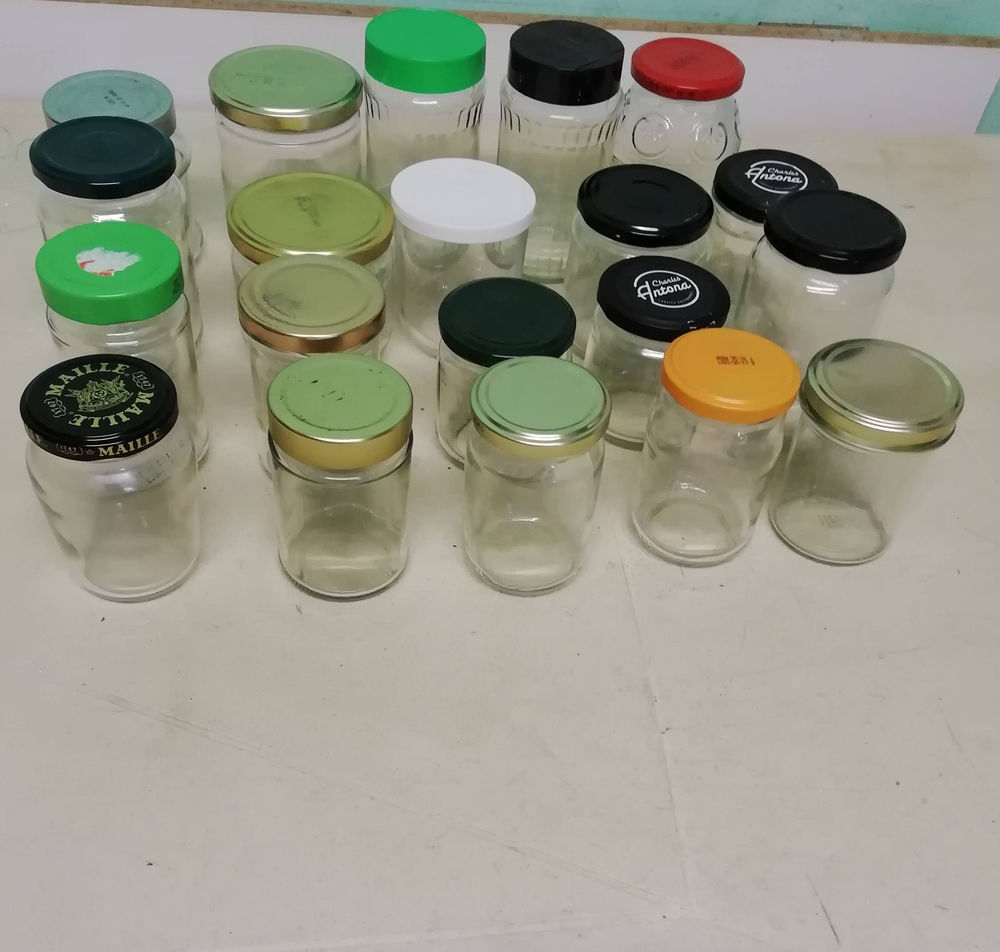 20 pots de confiture de diff�rentes tailles nettoy�s 5 Vitr� (35)