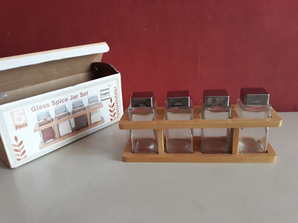 set 4 pots d'�pices - neuf (faire offre) 0 Lyon 1 (69)