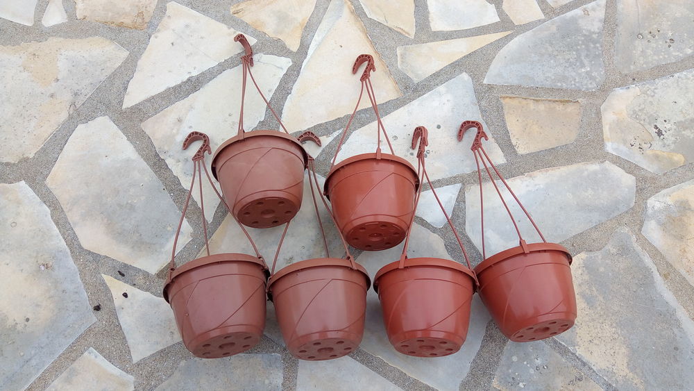 POTS DE FLEUR A SUSPENDRE 9 Thiais (94)