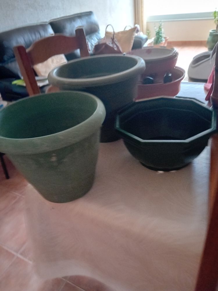 POTS DE FLEURS A GOGO + soucoupes 6 St Mitre (13)