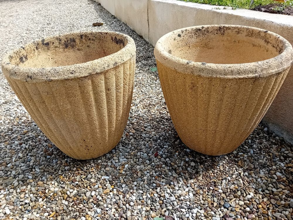 Pots en pierre reconstitu�e 80 Bragny-sur-Sa�ne (71)