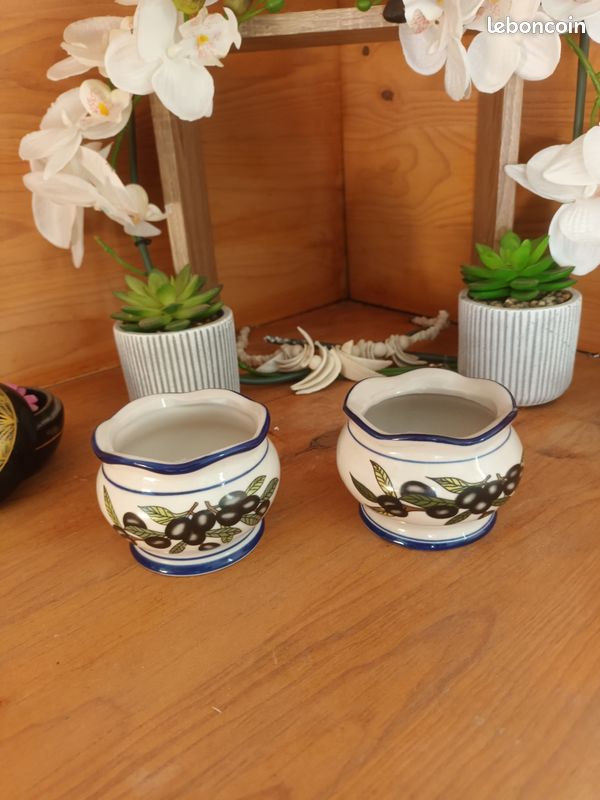 2 pots proven�aux motifs olives 5 Ollioules (83)
