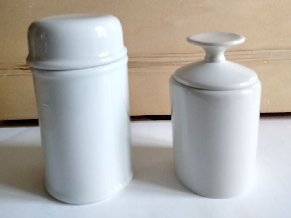Lot de 2 pots � th�. 10 Vierzon (18)