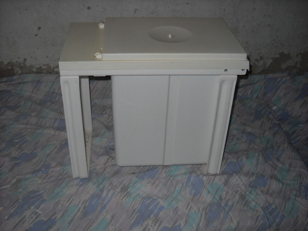  poubelle � fixer dans un meuble 5 L�zan (30)