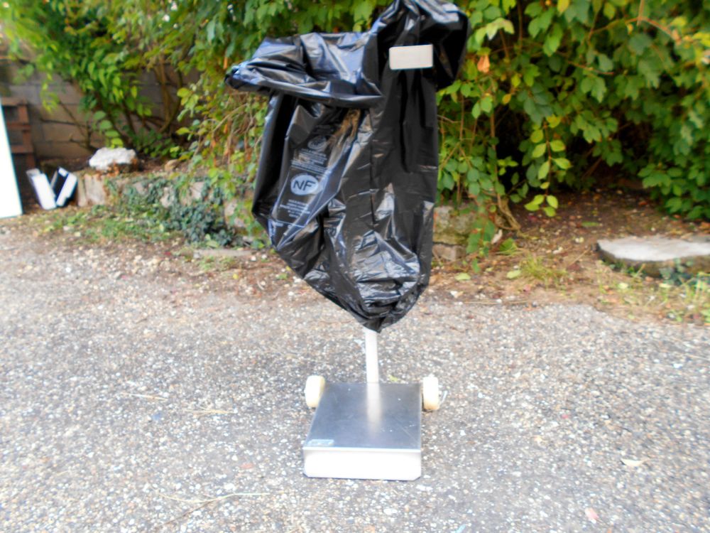 Poubelle inox 90 Monflanquin (47)