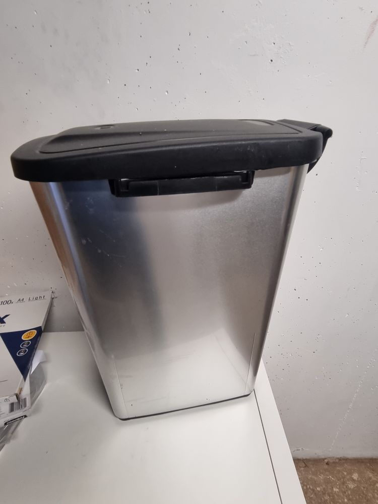 poubelle � pied 10 La Seyne-sur-Mer (83)