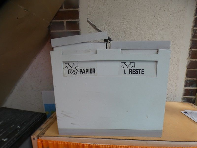 POUBELLE PLASTIQUE GRIS  2 COMPARTIMENTS TRI SELECTIF 5 Villemeux-sur-Eure (28)