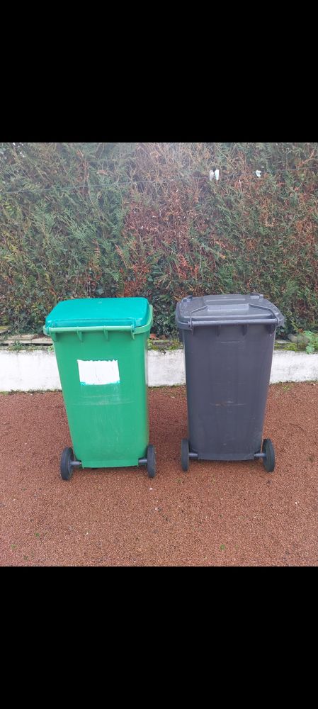 Poubelles de 240 Litres
50 Ch�tellerault (86)