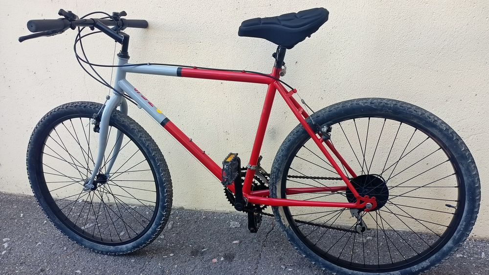 vtt 26 pouces rouge  anthracite 60 Marignane (13)