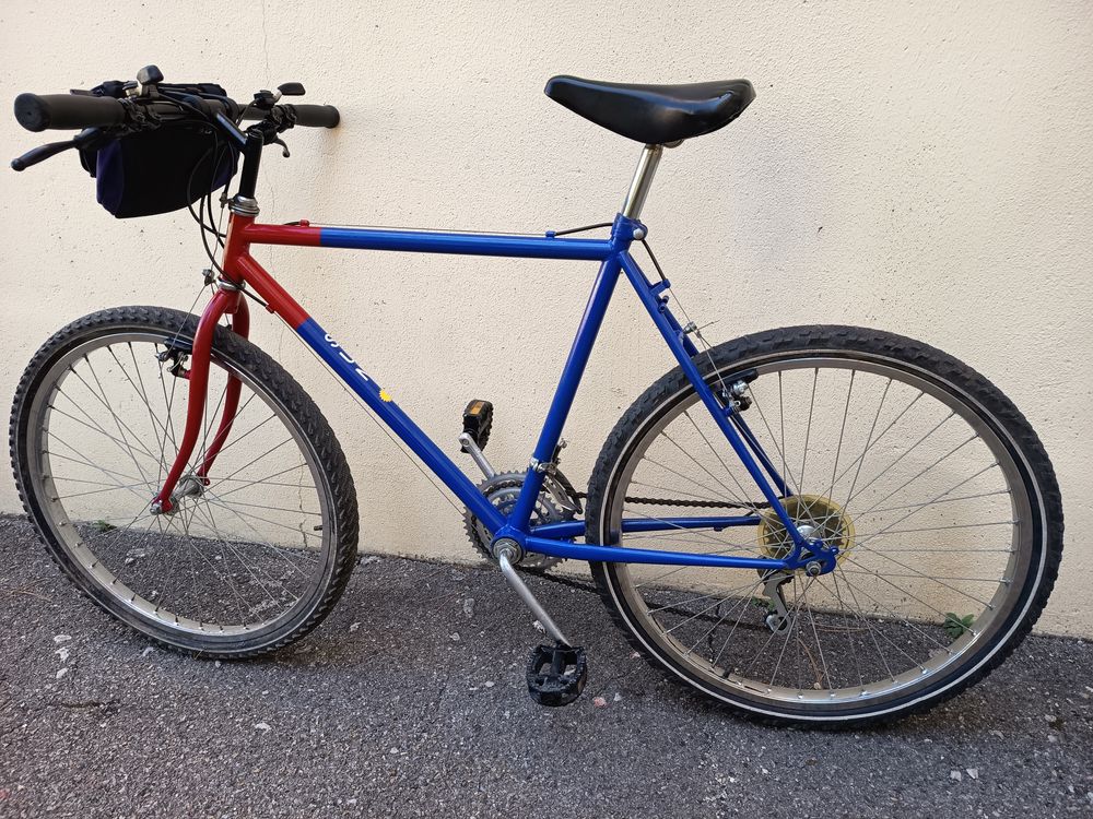 vtt 26 pouces rouge bleu 70 Marignane (13)