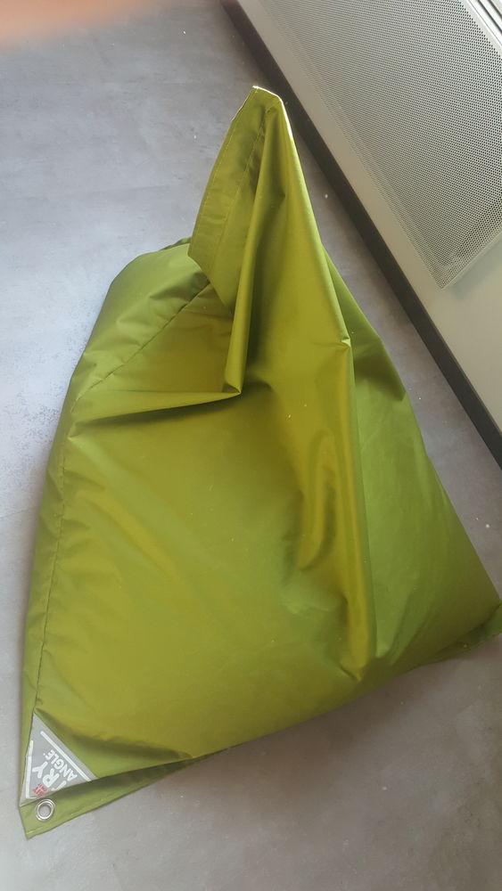 pouf sit on it try angle 30 Mareau-aux-Pr�s (45)